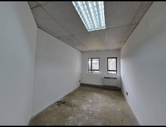 320M² OFFICE TO LET IN HYDE PARK